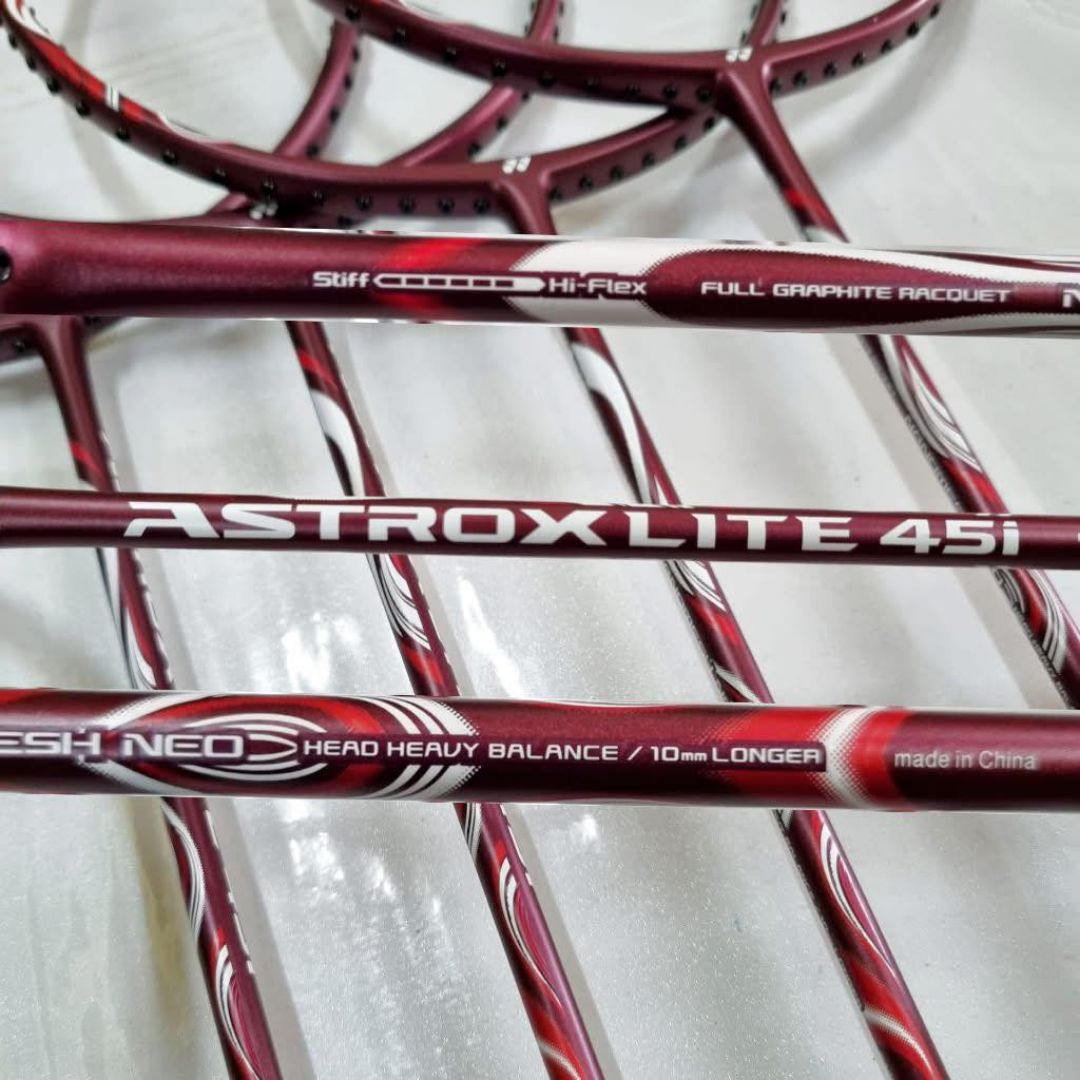 Ảnh của VỢT CẦU LÔNG YONEX ASTROX LITE 45I